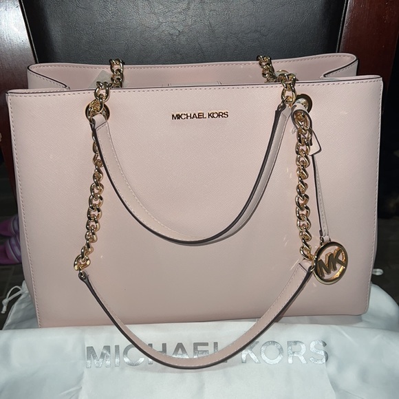 Michael Kors Handbags - Michael Kors bag